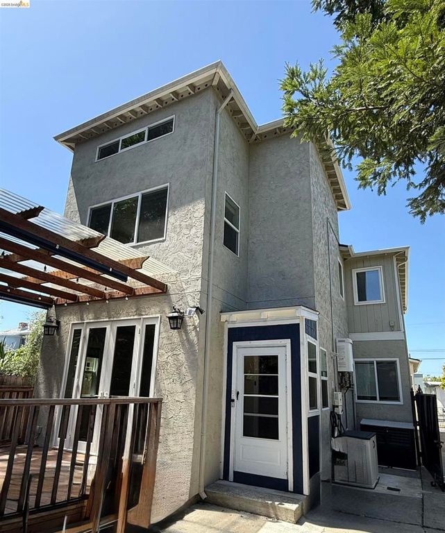 3033 Ellis St B, Berkeley, CA 94703