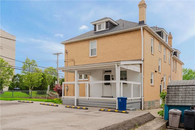 511 WoodBourne Ave, Brookline, PA 15226