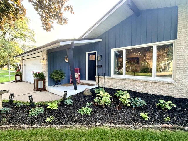 5938 Sugarbush LANE, Greendale, WI 53129