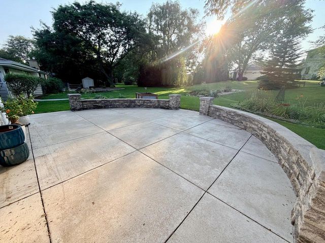 5938 Sugarbush LANE, Greendale, WI 53129