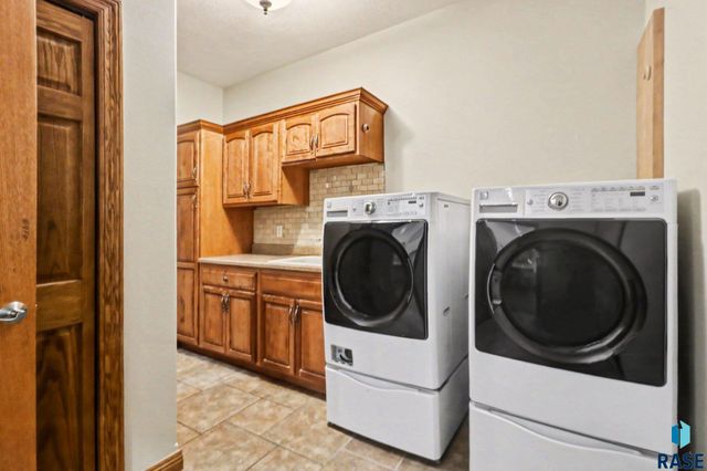 1004 Laquinta St Street, Sioux Falls, SD 57108