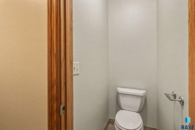 1004 Laquinta St Street, Sioux Falls, SD 57108