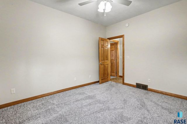 1004 Laquinta St Street, Sioux Falls, SD 57108