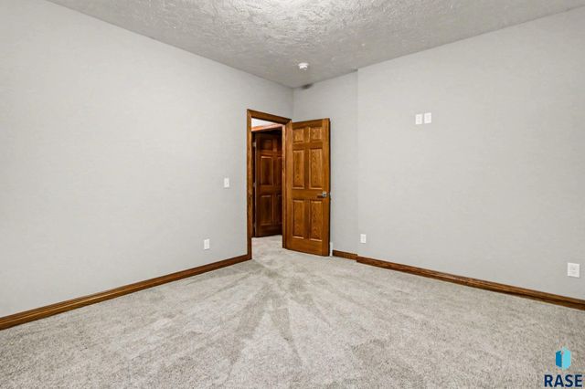 1004 Laquinta St Street, Sioux Falls, SD 57108