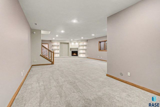 1004 Laquinta St Street, Sioux Falls, SD 57108