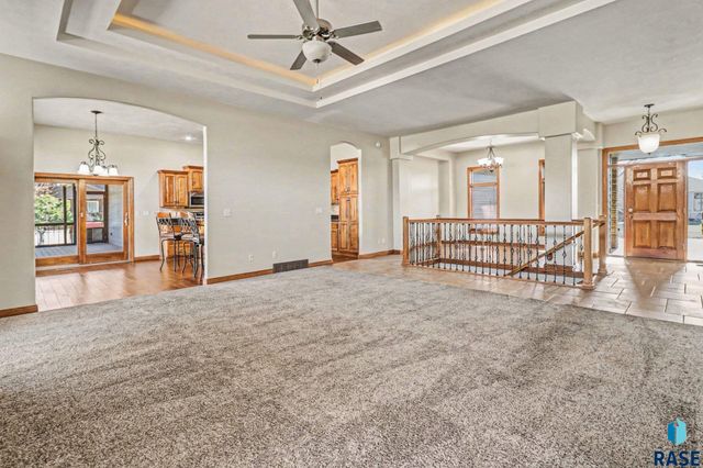 1004 Laquinta St Street, Sioux Falls, SD 57108