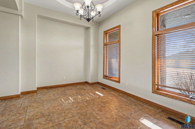 1004 Laquinta St Street, Sioux Falls, SD 57108