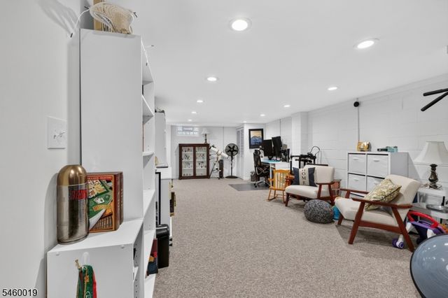 39 Piney Branch Rd, East Windsor Twp., NJ 08512