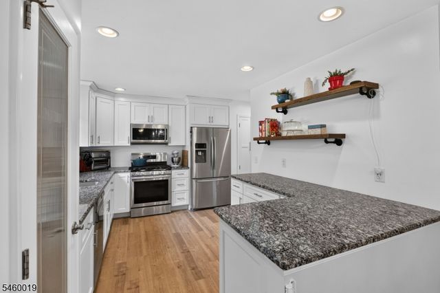 39 Piney Branch Rd, East Windsor Twp., NJ 08512