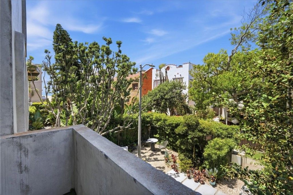 Image 19 of property listing at 24 Eastwind Street 1, Marina Del Rey, CA 90292