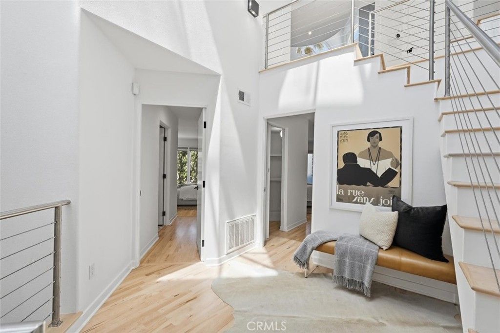 Image 23 of property listing at 24 Eastwind Street 1, Marina Del Rey, CA 90292