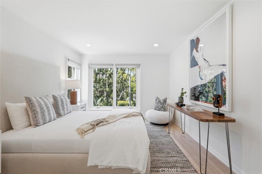 Image 24 of property listing at 24 Eastwind Street 1, Marina Del Rey, CA 90292