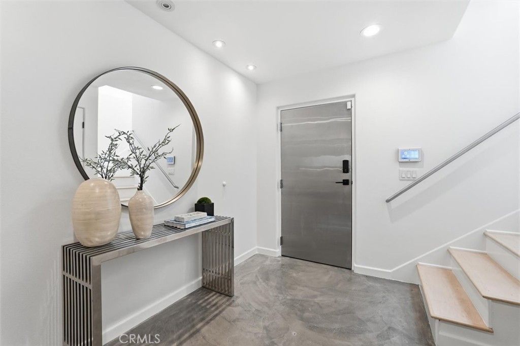 Image 29 of property listing at 24 Eastwind Street 1, Marina Del Rey, CA 90292