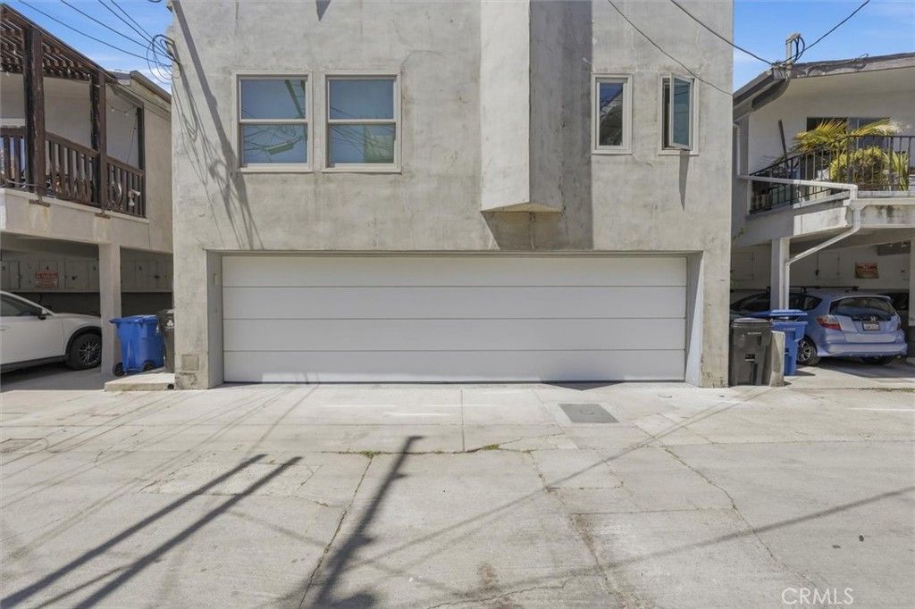 Image 32 of property listing at 24 Eastwind Street 1, Marina Del Rey, CA 90292