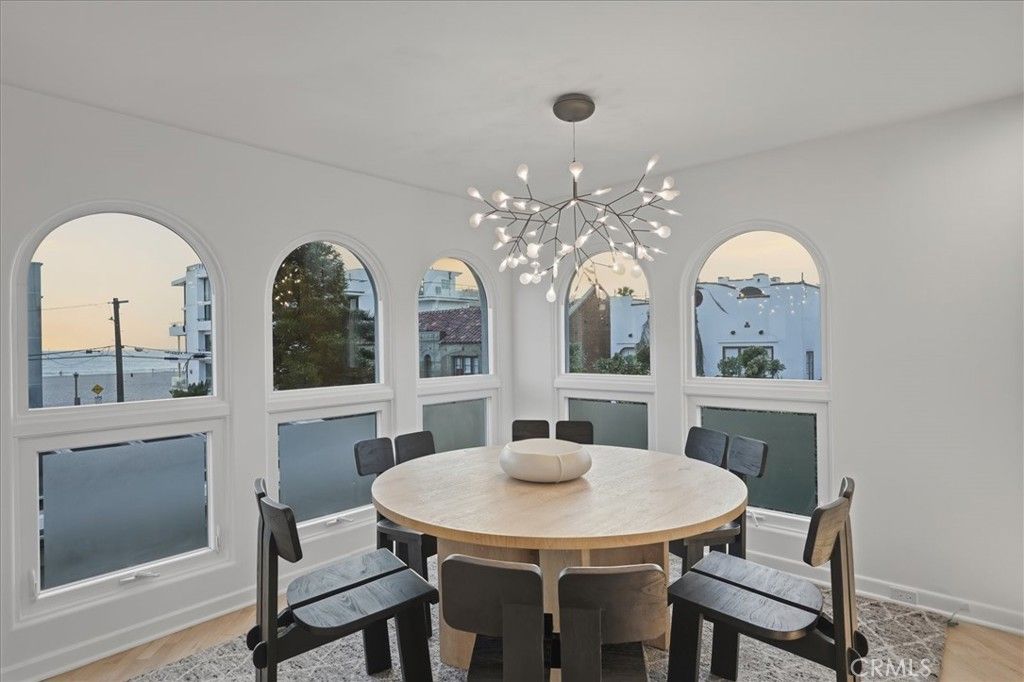 Image 9 of property listing at 24 Eastwind Street 1, Marina Del Rey, CA 90292