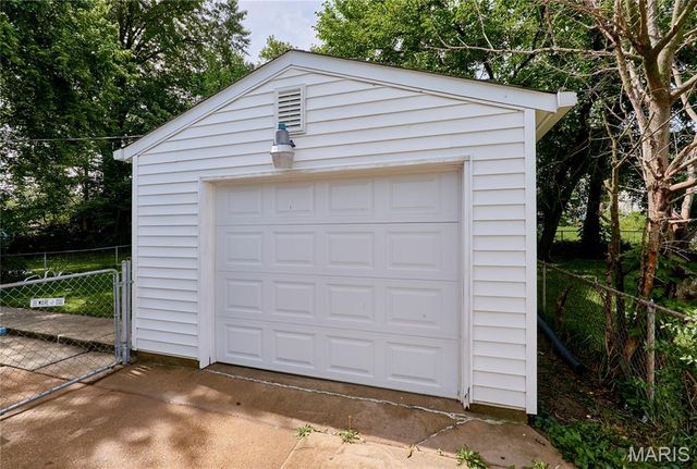 10220 Baltimore Avenue, St Ann, MO 63074