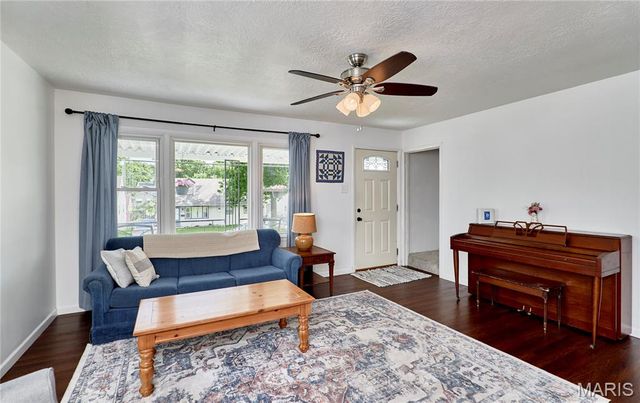 10220 Baltimore Avenue, St Ann, MO 63074