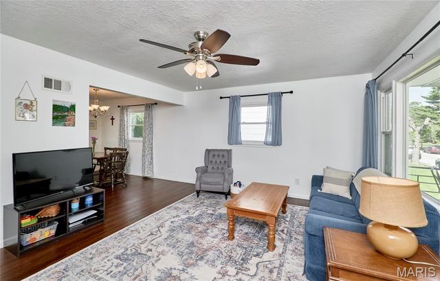 10220 Baltimore Avenue, St Ann, MO 63074