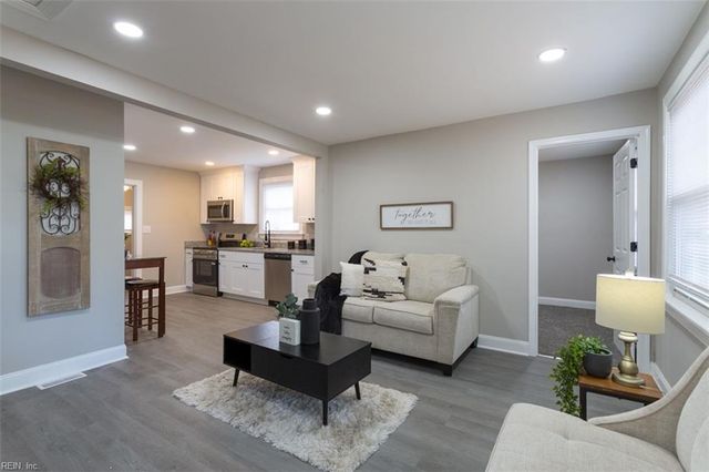 605 Fairview LN, Portsmouth, VA 23702