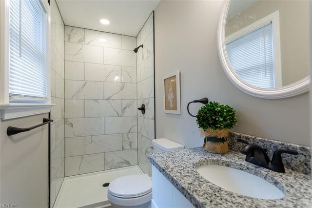 605 Fairview LN, Portsmouth, VA 23702