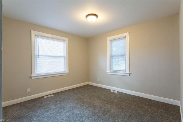 605 Fairview LN, Portsmouth, VA 23702