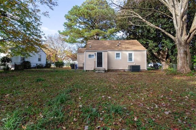 605 Fairview LN, Portsmouth, VA 23702