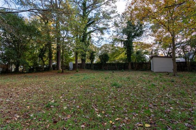 605 Fairview LN, Portsmouth, VA 23702