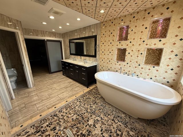 1422 WINSTON CV, San Antonio, TX 78260