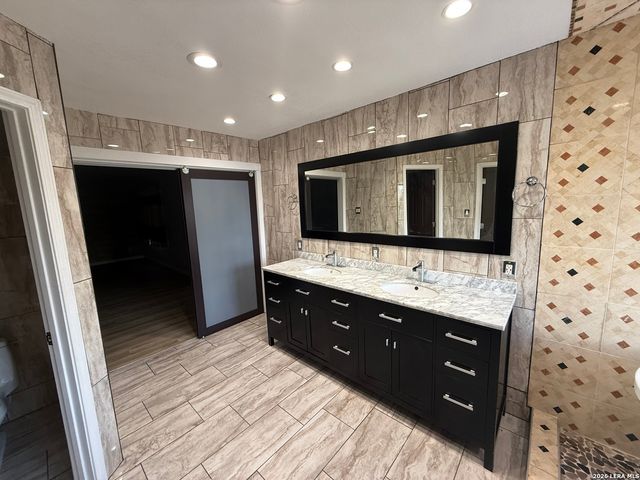 1422 WINSTON CV, San Antonio, TX 78260