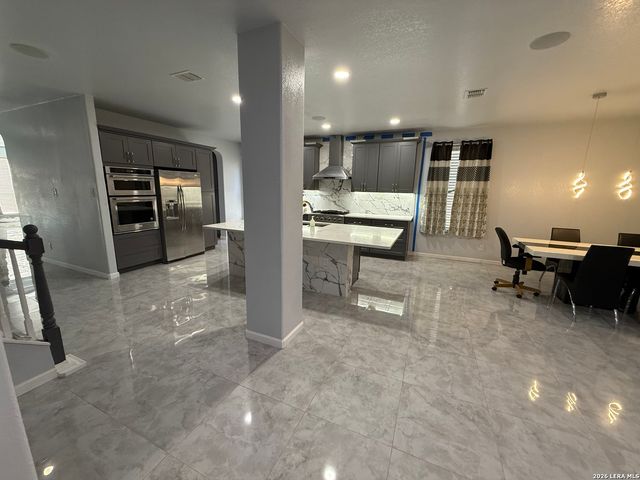 1422 WINSTON CV, San Antonio, TX 78260