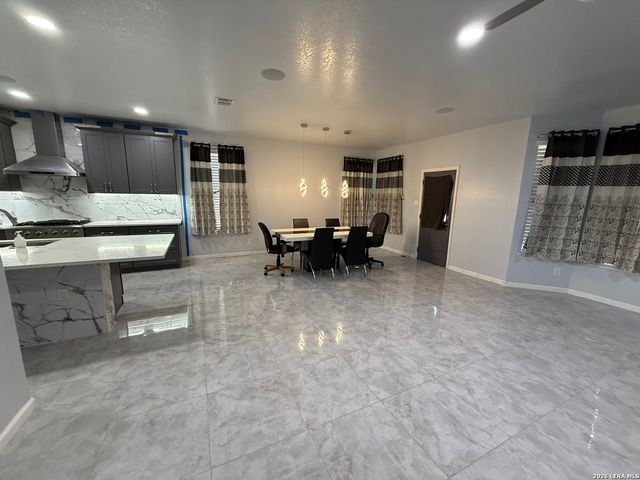 1422 WINSTON CV, San Antonio, TX 78260