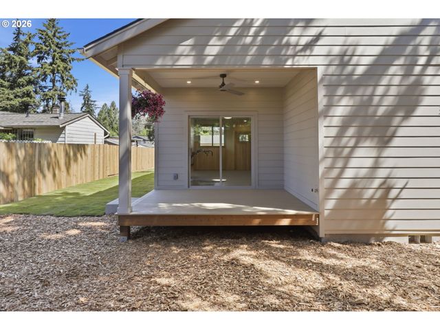8712 Se CLATSOP St, Happy Valley, OR 97086
