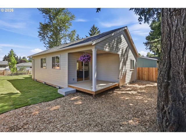 8712 Se CLATSOP St, Happy Valley, OR 97086