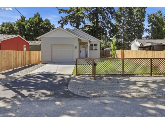 8712 Se CLATSOP St, Happy Valley, OR 97086