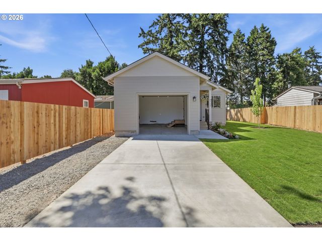 8712 Se CLATSOP St, Happy Valley, OR 97086