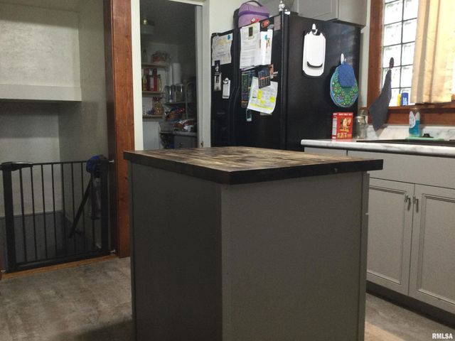 1904 DIVISION Street, Murphysboro, IL 62966