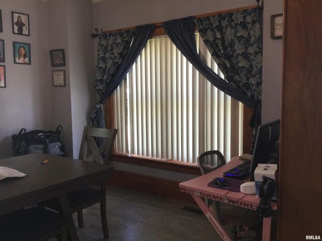 1904 DIVISION Street, Murphysboro, IL 62966