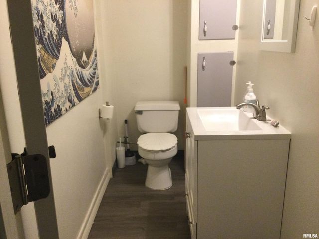 1904 DIVISION Street, Murphysboro, IL 62966