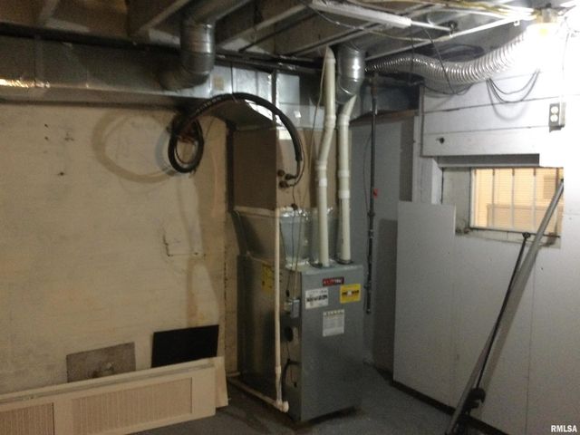 1904 DIVISION Street, Murphysboro, IL 62966