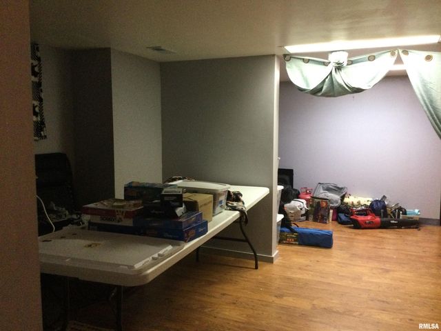 1904 DIVISION Street, Murphysboro, IL 62966