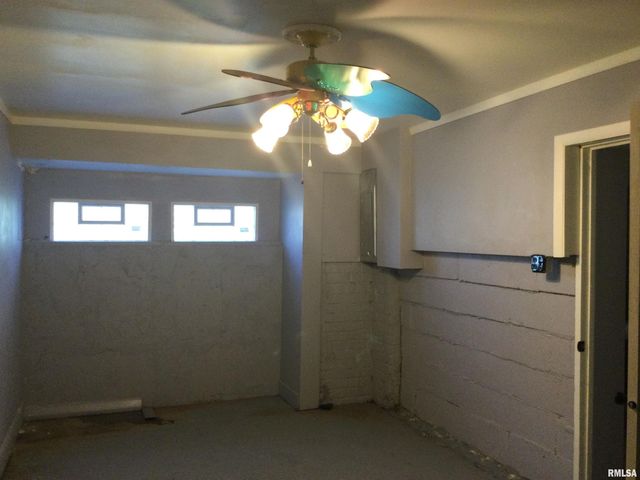 1904 DIVISION Street, Murphysboro, IL 62966