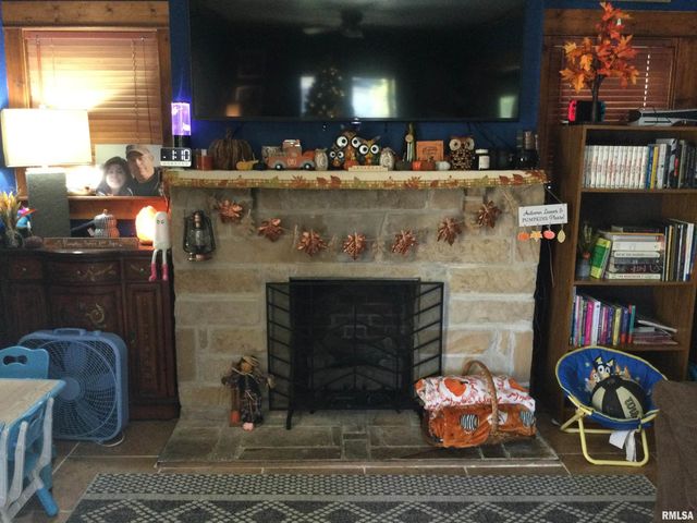 1904 DIVISION Street, Murphysboro, IL 62966