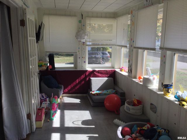 1904 DIVISION Street, Murphysboro, IL 62966