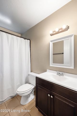 5316 Oak Lea Dr, Louisville, KY 40216