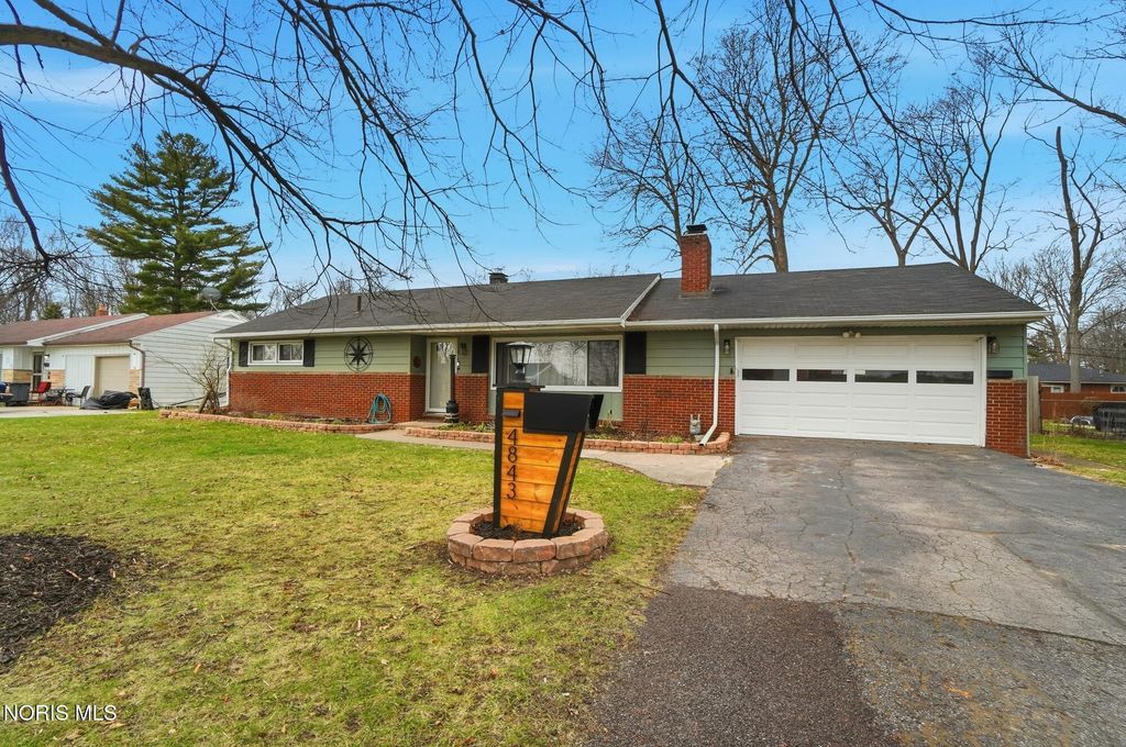 4843 Glen Oaks Drive, Toledo, OH 43613