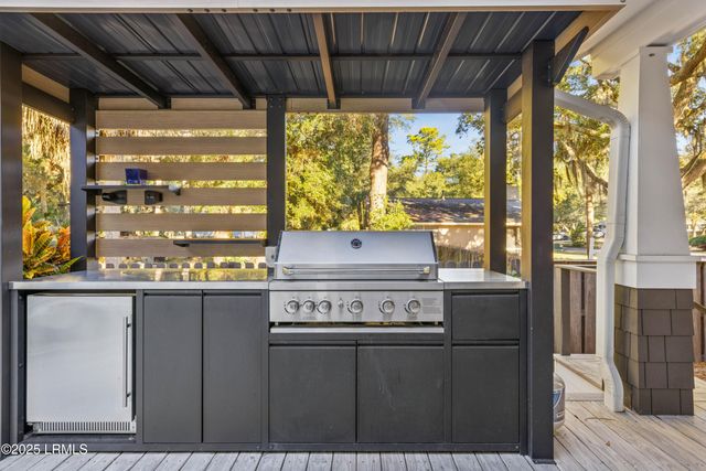 1 Firethorn Lane, Hilton Head Island, SC 29928