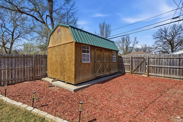 604 W Pine Street, Junction City, KS 66441