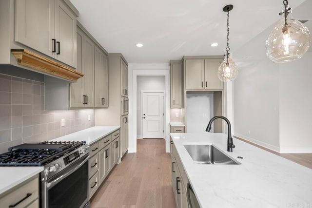 105 Dylan, Benton, AR 72015