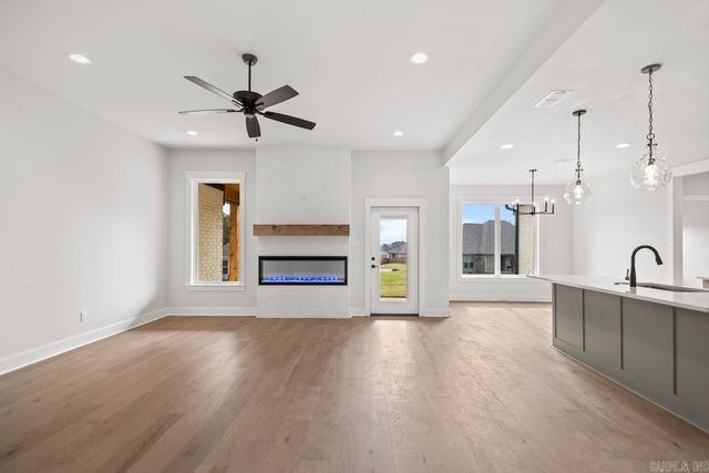 105 Dylan, Benton, AR 72015