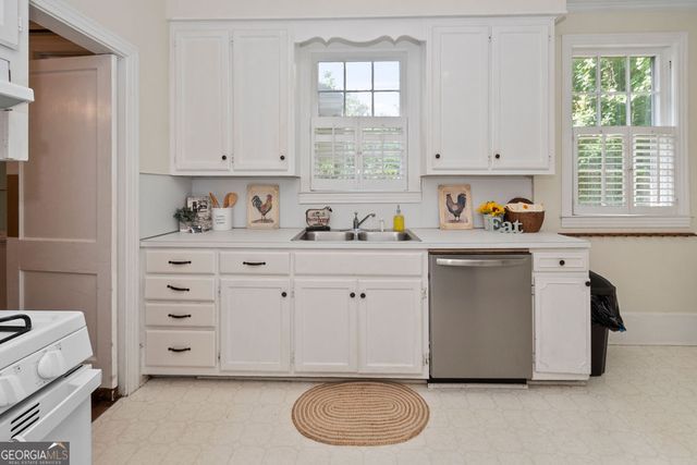 605 Avenue E, West Point, GA 31833
